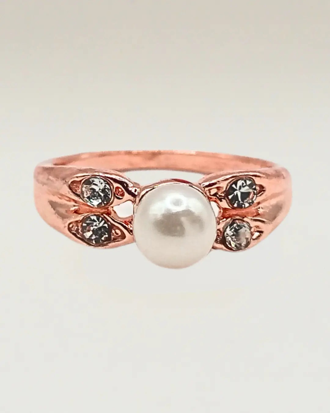 Rose Gold Petal Pearl Ring