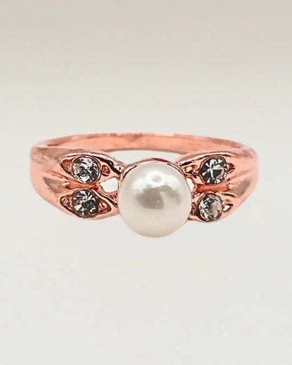 Rose Gold Petal Pearl Ring