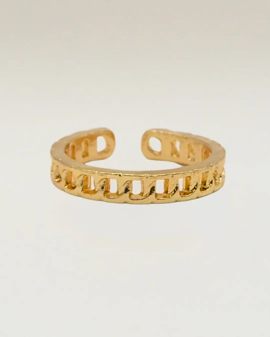 Golden Entanglement Ring