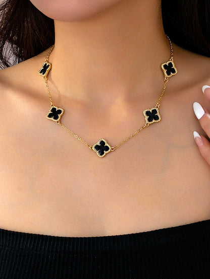 Clover Pendant Necklace