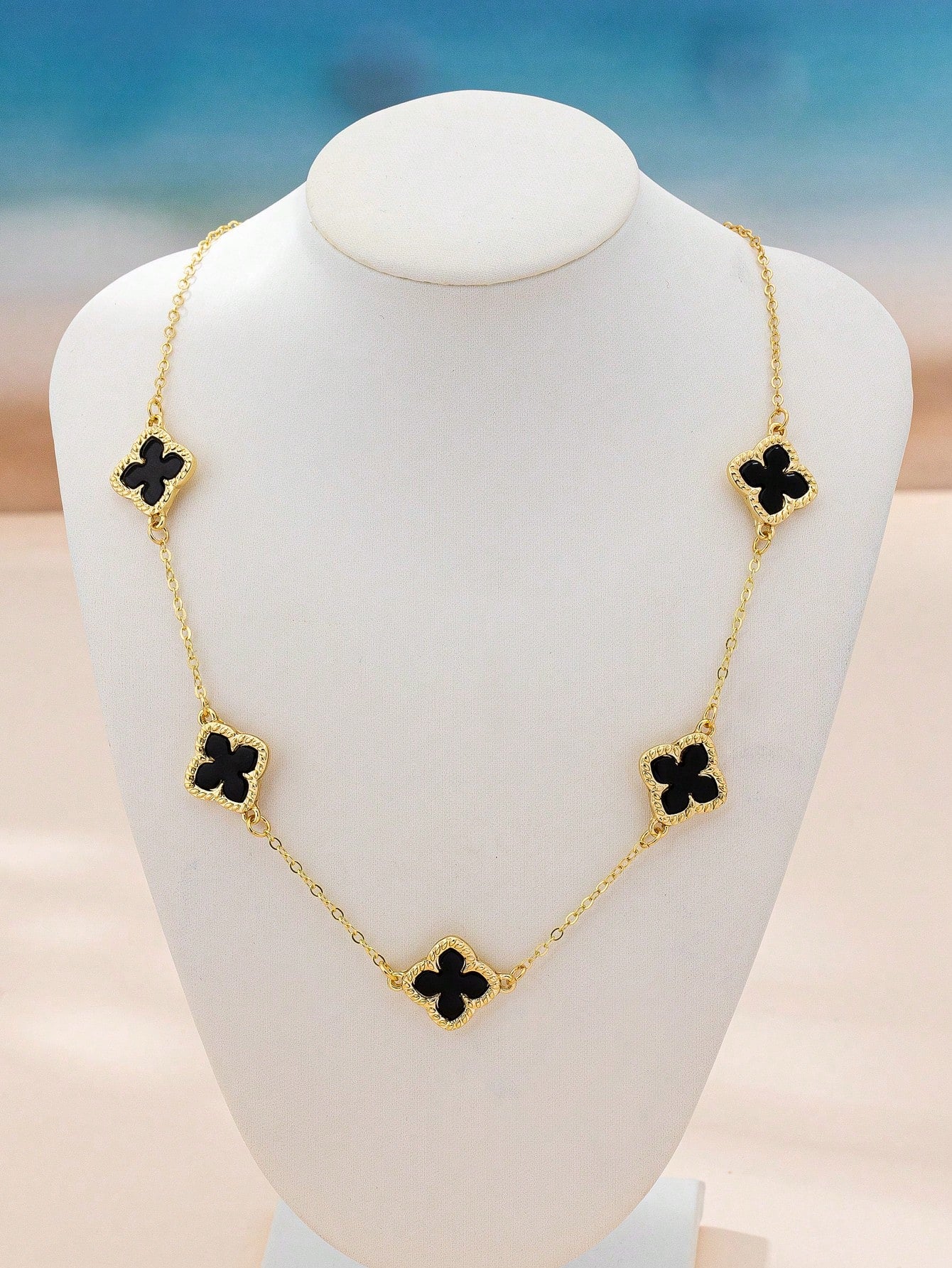 Clover Pendant Necklace