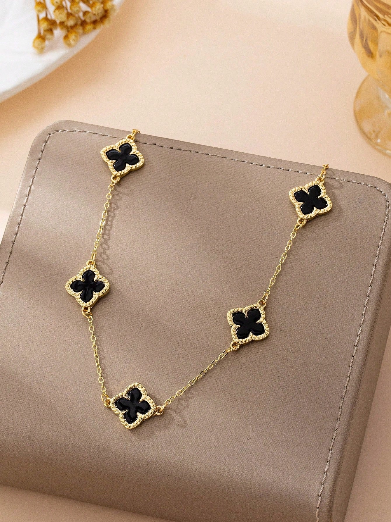 Clover Pendant Necklace