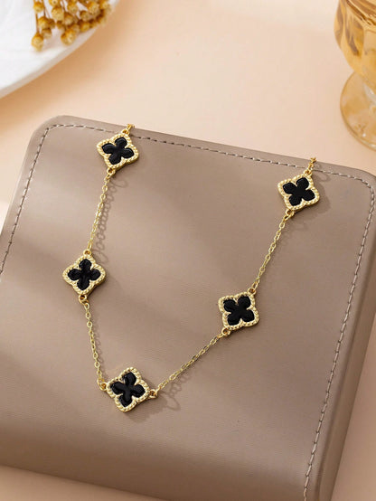 Clover Pendant Necklace