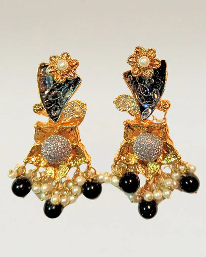Earrings with pearls