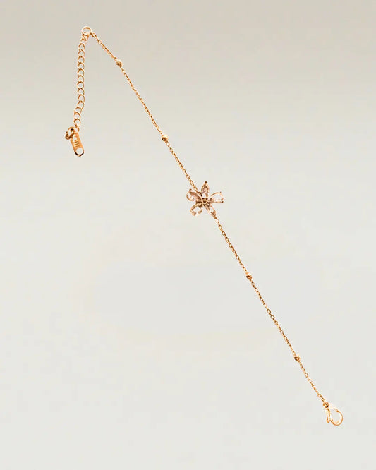 Flower charm bracelet
