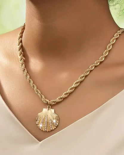 Bohemian Seashell Pendant Necklace