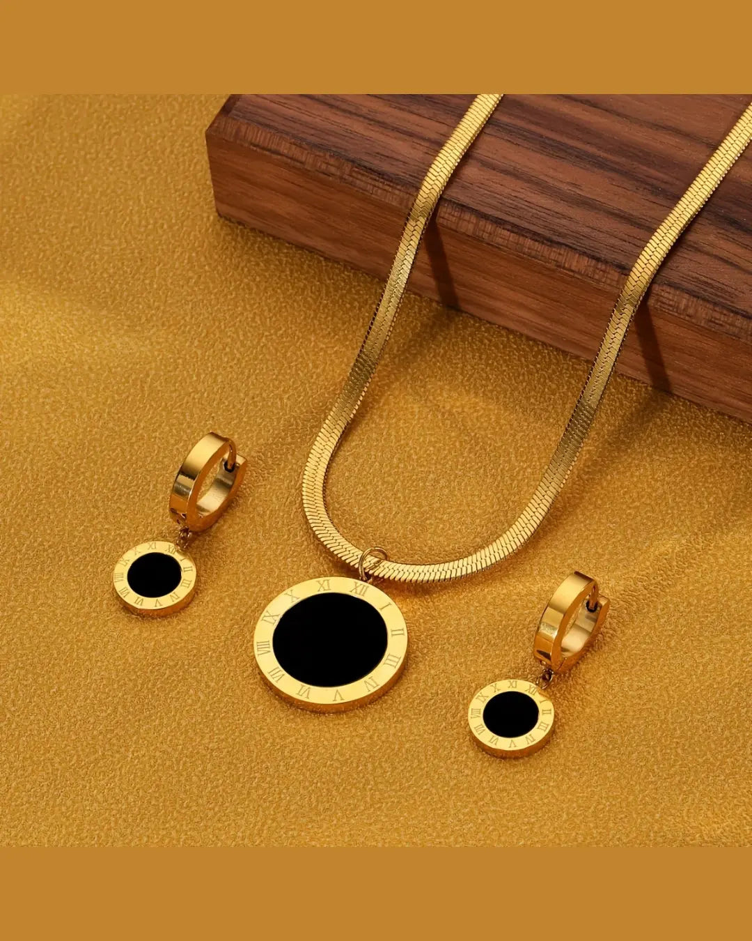 Round Necklace Set