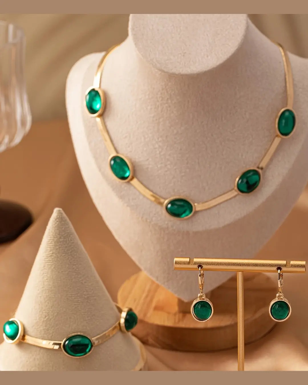 American retro elegant temperament necklace, bracelet and earrings set