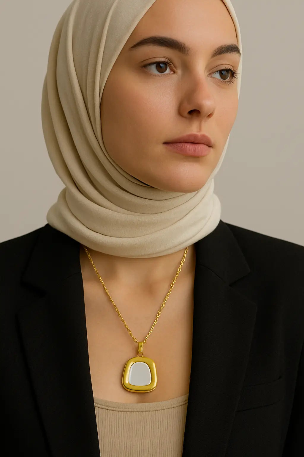 Modern Asymmetrical Gold Mirror Pendant Necklace