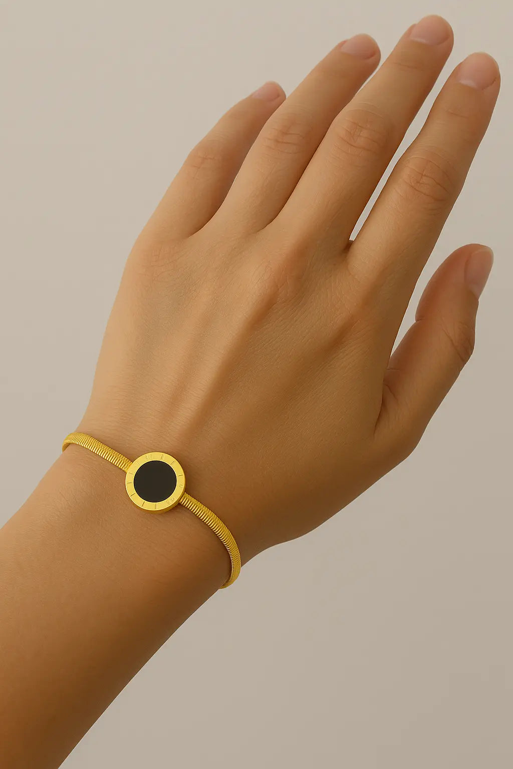 Roman Dial Black & Gold Minimalist Bracelet