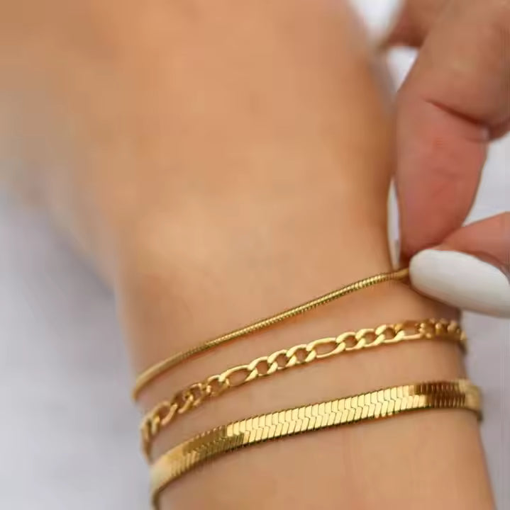 Thin Gold Chain Bracelet