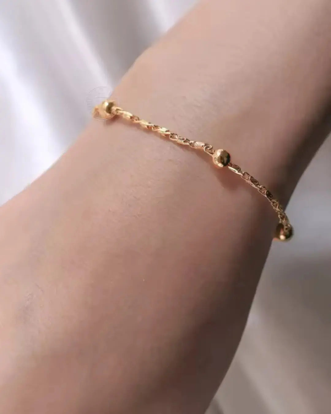 Golden Dewdrop Bracelet