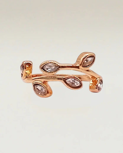 White Zircon Stone Leaf Ring