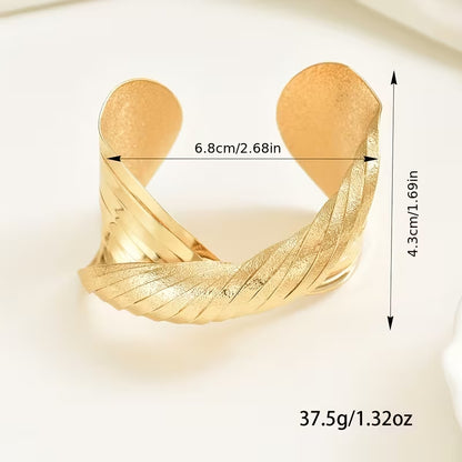 Fashionable Open Bangle