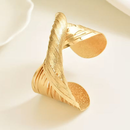 Fashionable Open Bangle